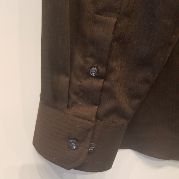 Van Heusen Brown Button Down Men's Dress Shirt - Picture 7 of 7